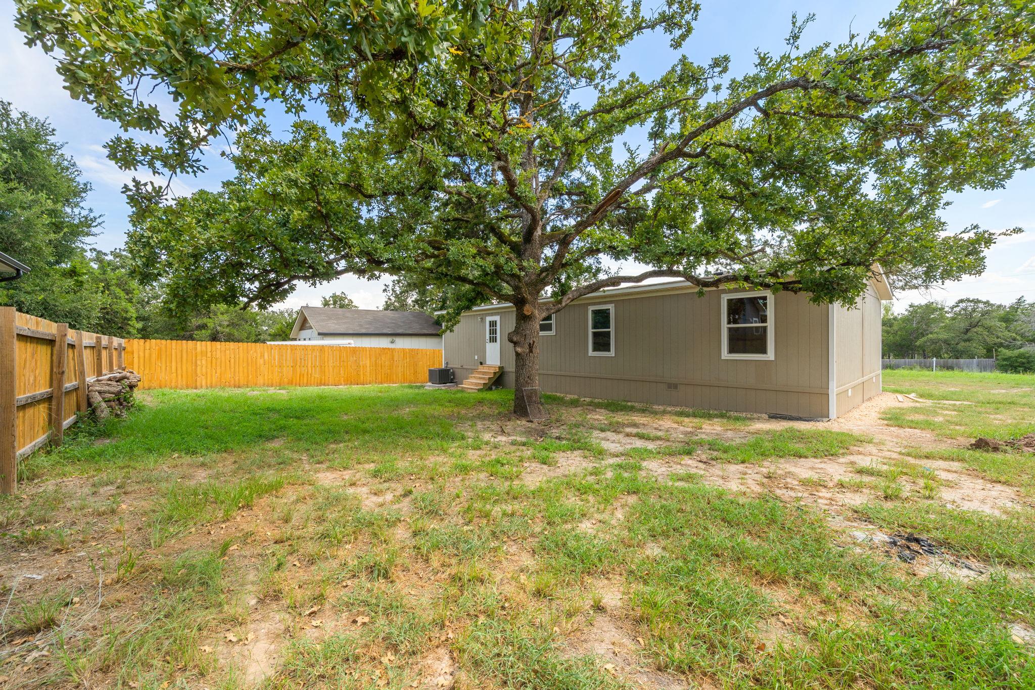 178 Moon Mist Dr, Bastrop, TX 78602