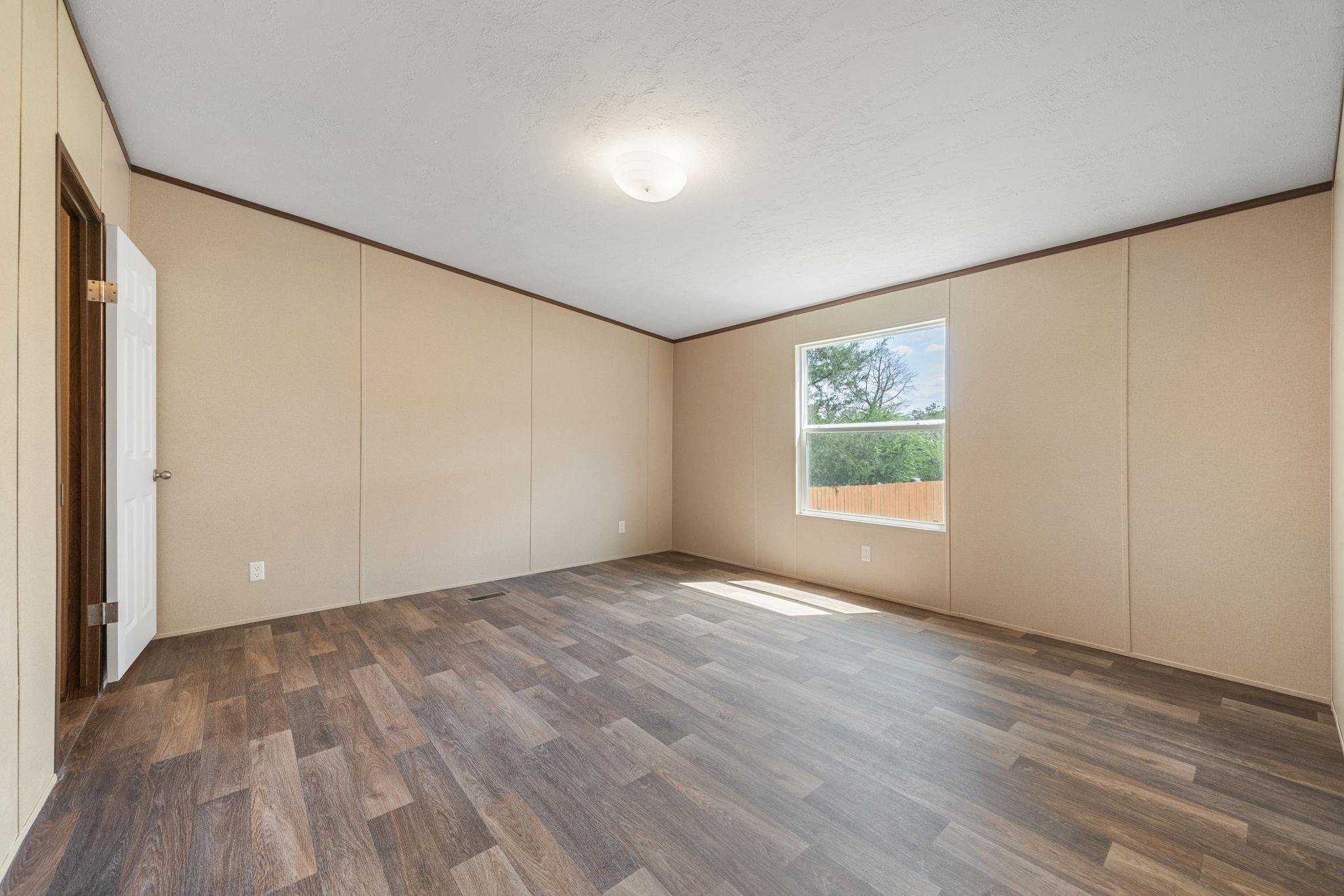 178 Moon Mist Dr, Bastrop, TX 78602