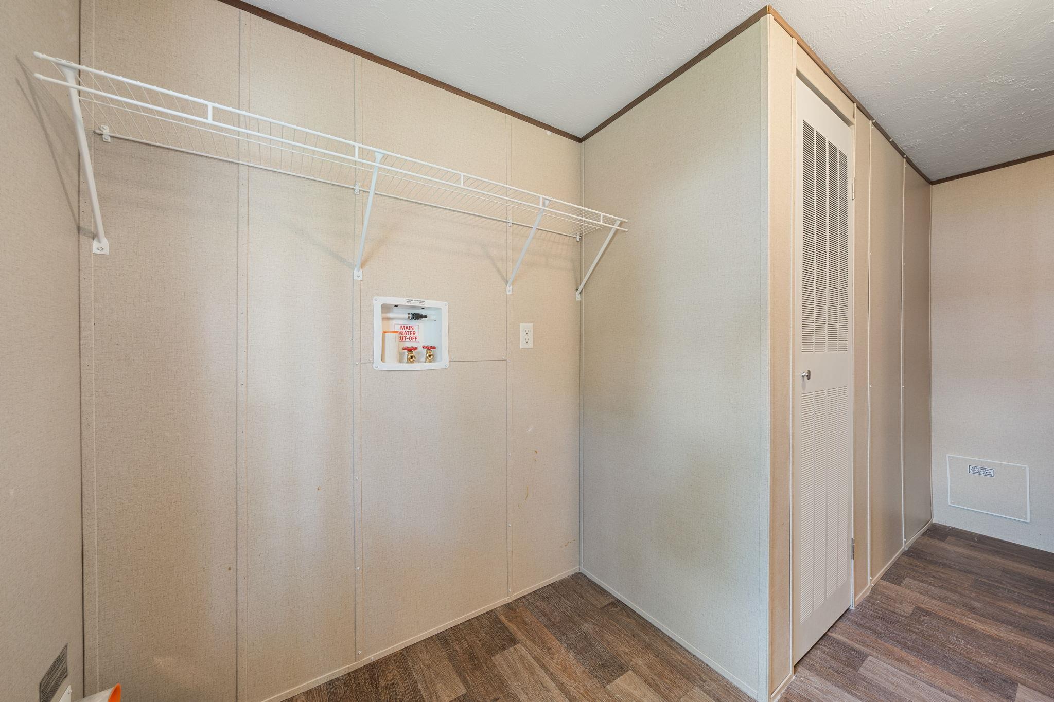 178 Moon Mist Dr, Bastrop, TX 78602