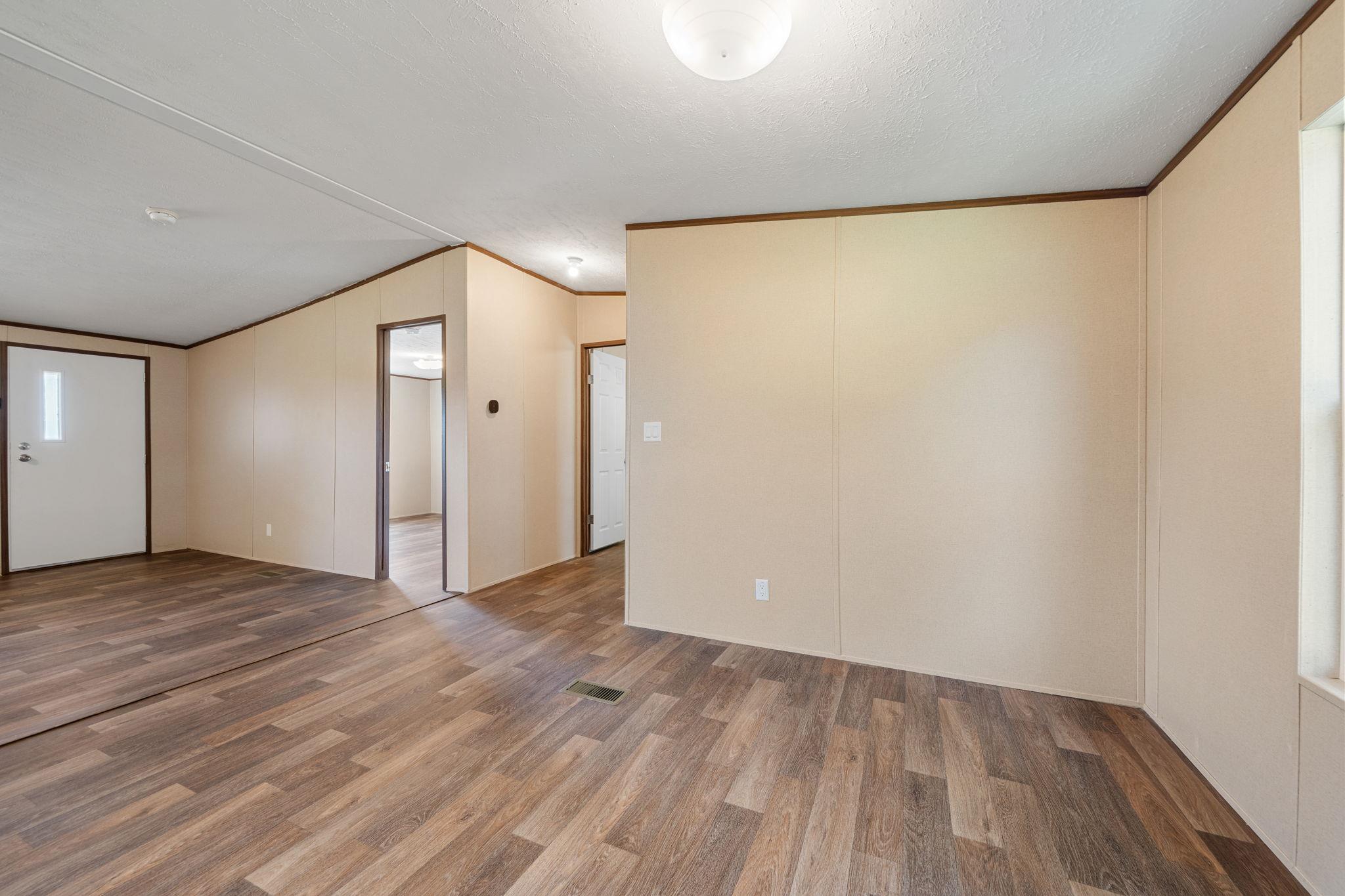 178 Moon Mist Dr, Bastrop, TX 78602