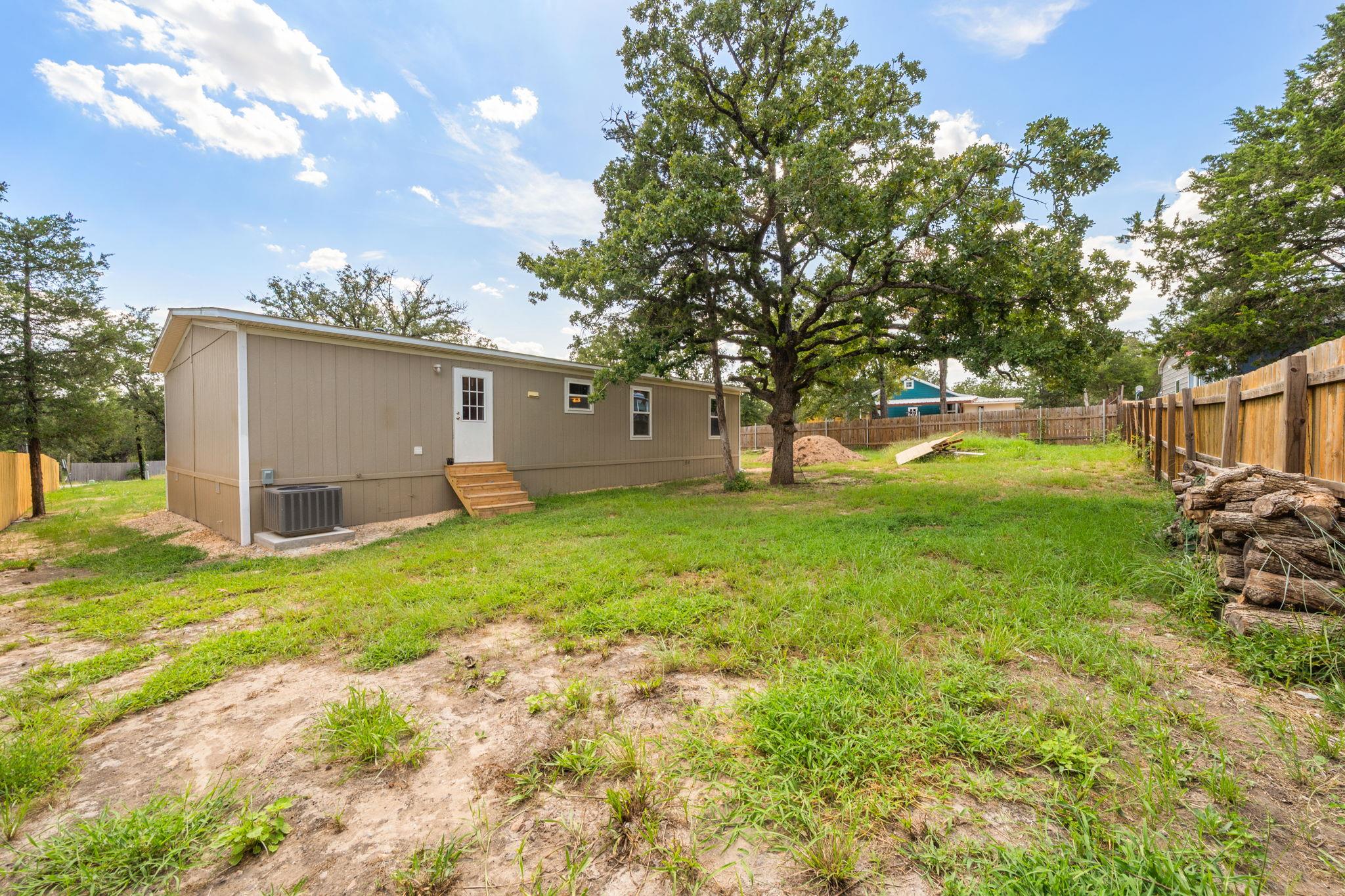 178 Moon Mist Dr, Bastrop, TX 78602