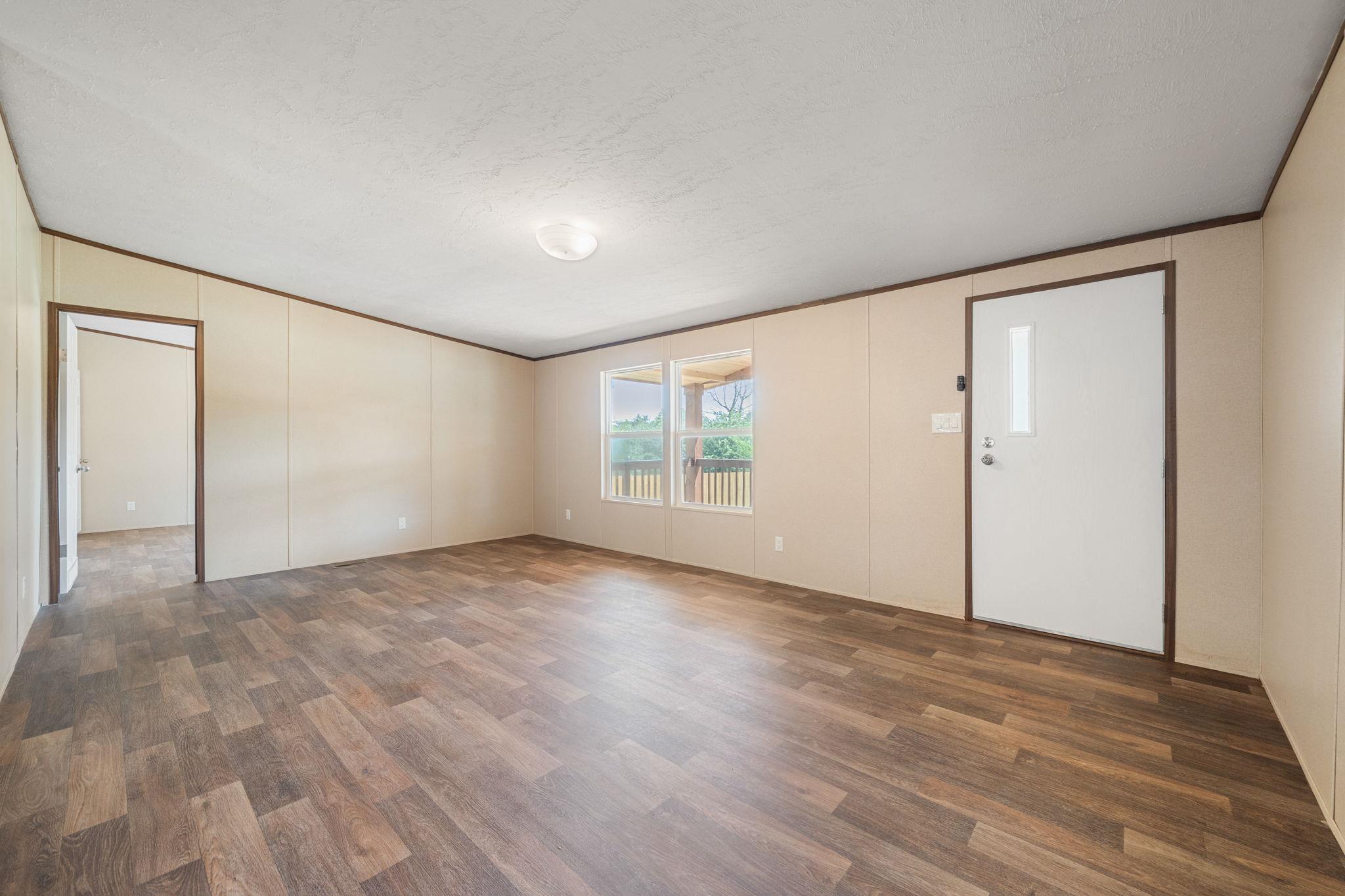 178 Moon Mist Dr, Bastrop, TX 78602