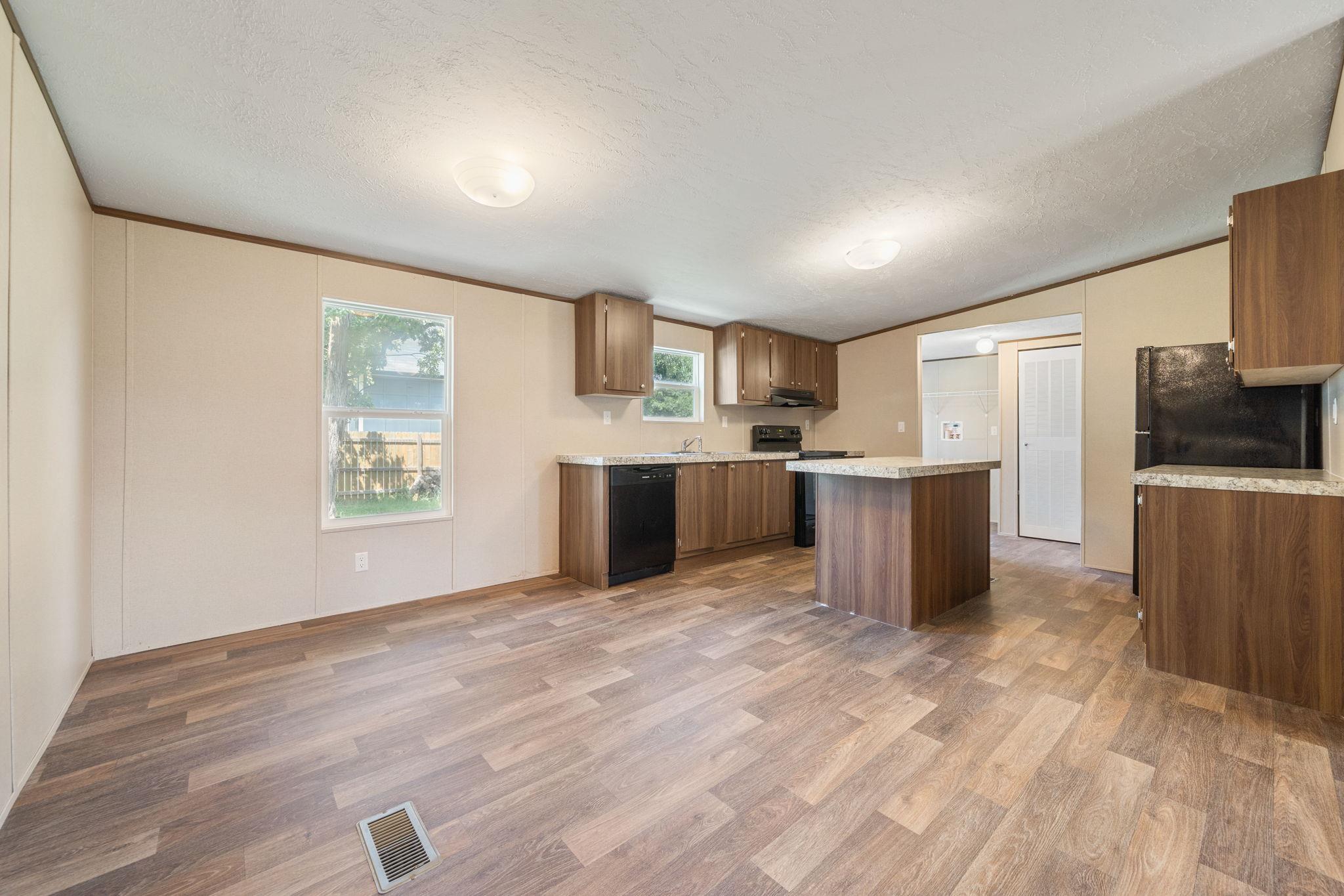 178 Moon Mist Dr, Bastrop, TX 78602