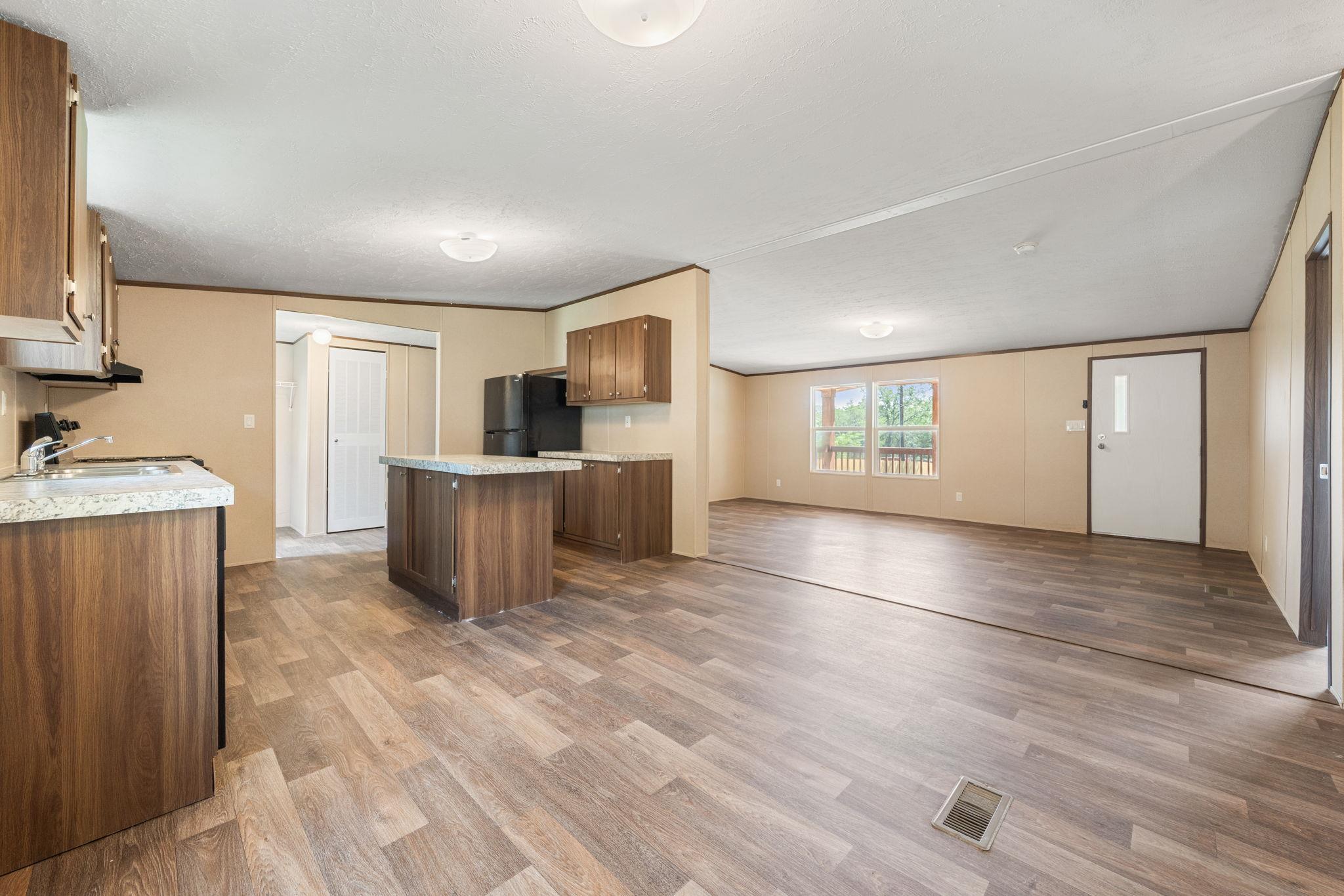 178 Moon Mist Dr, Bastrop, TX 78602