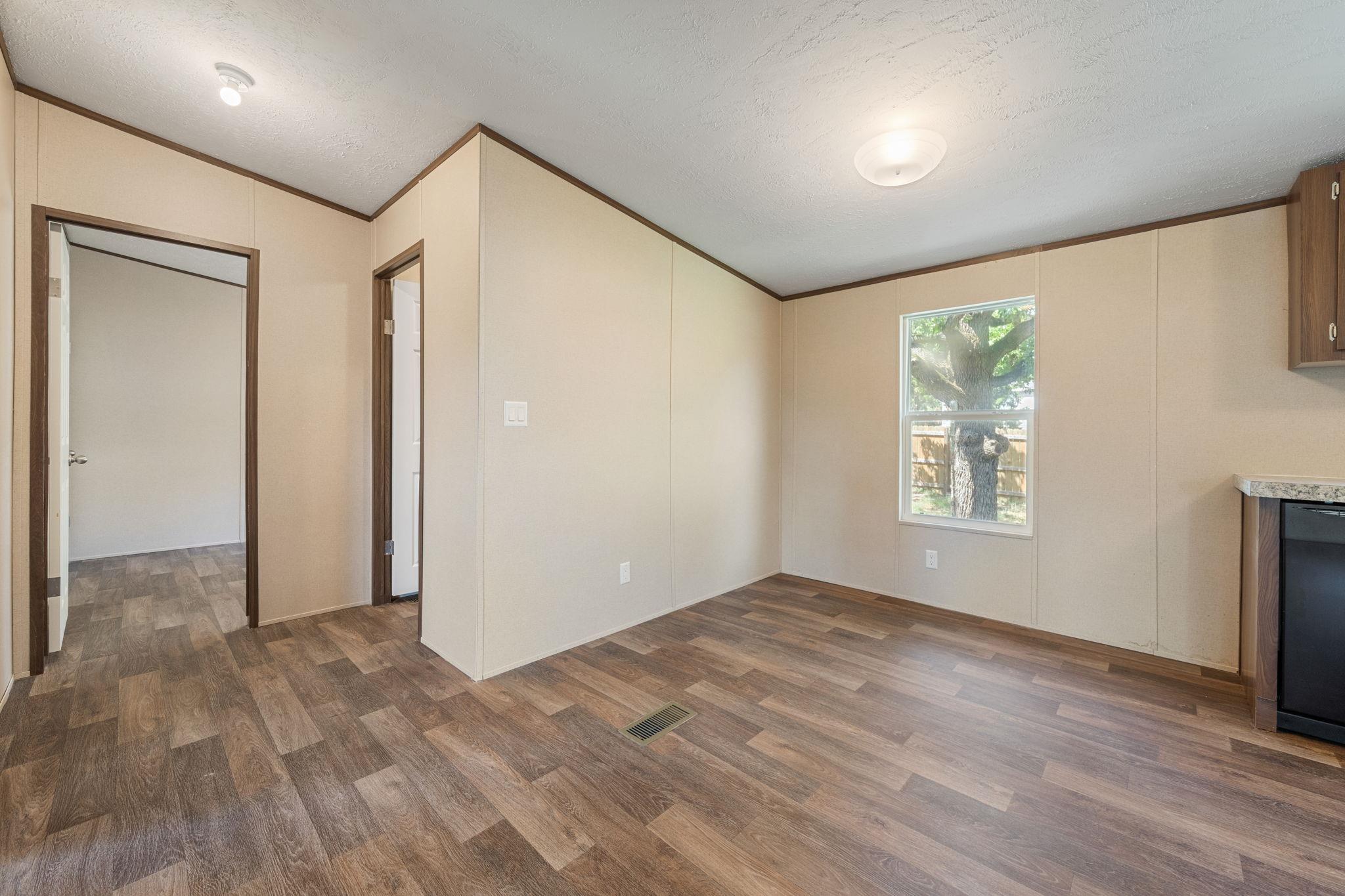 178 Moon Mist Dr, Bastrop, TX 78602