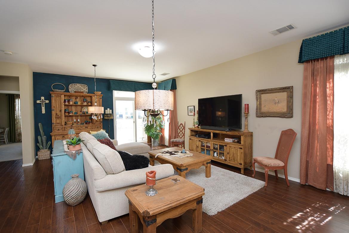 212 Bonham Loop, Georgetown, TX 78633