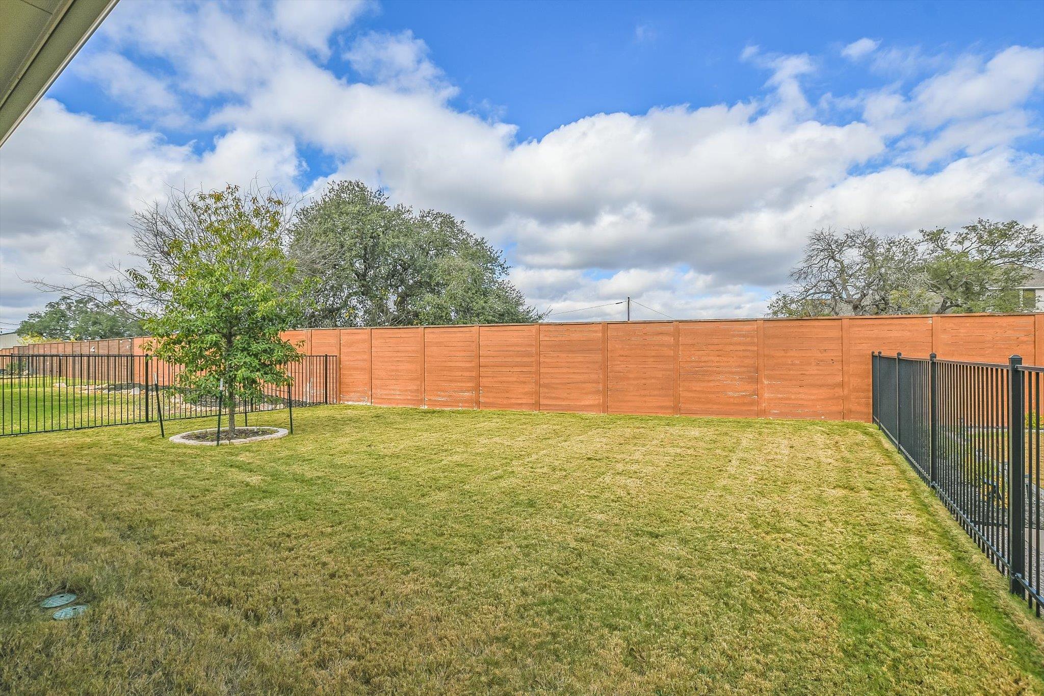 116 Monterey Oak Trl, Georgetown, TX 78628