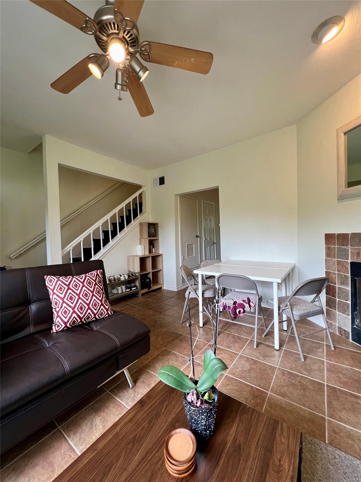 915 W 22nd 1/2 St # 203, Austin, TX 78705