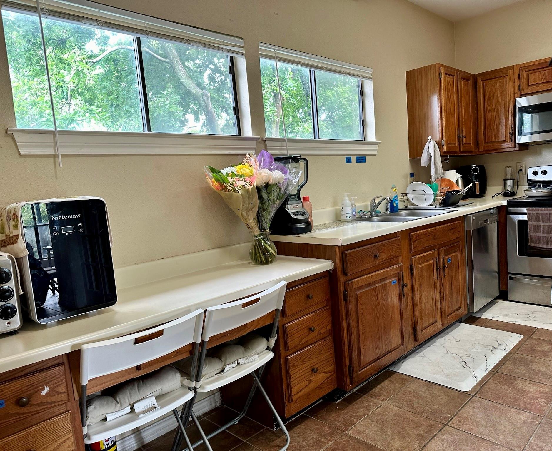 915 W 22nd 1/2 St # 203, Austin, TX 78705