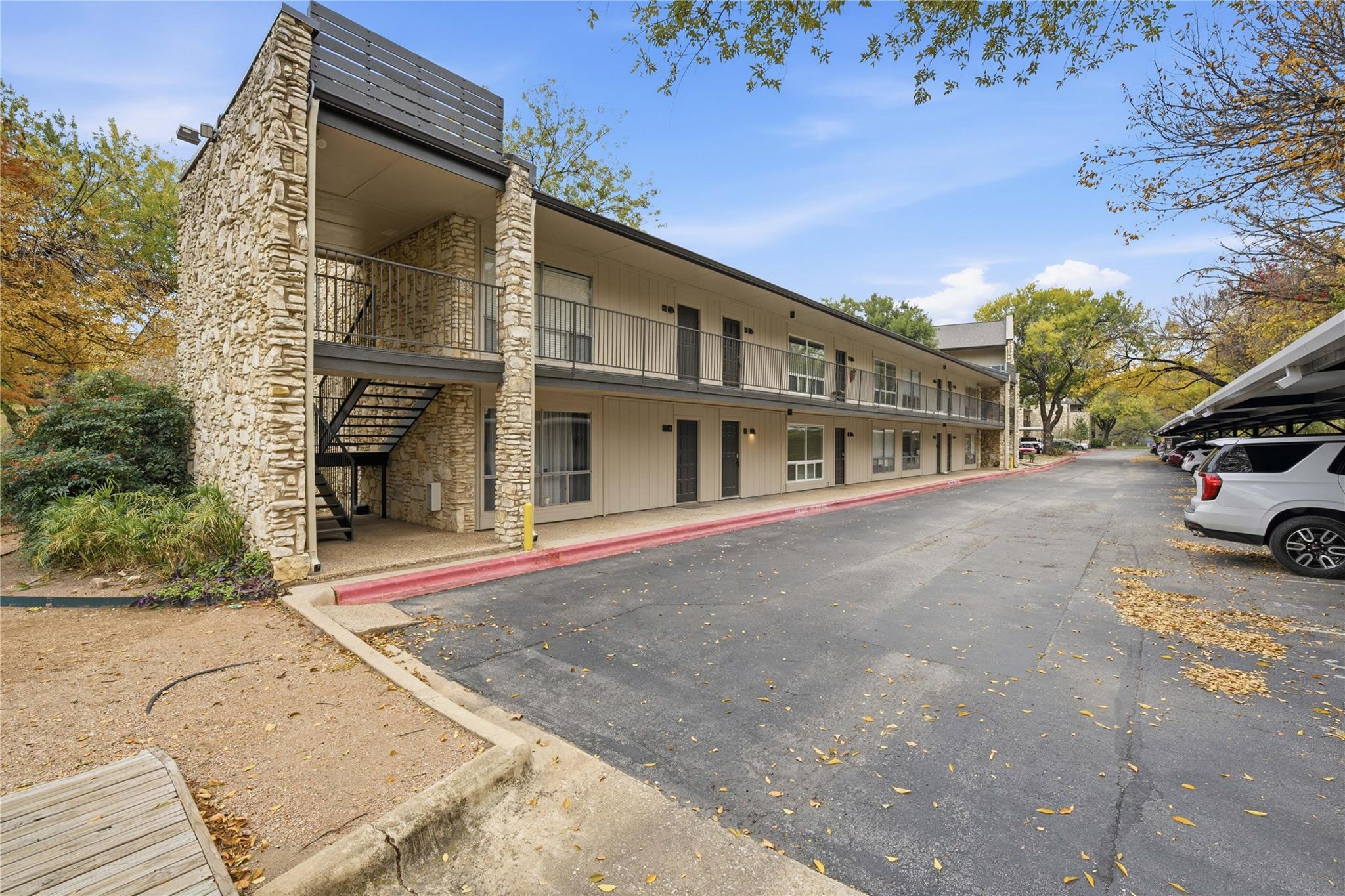 500 E Riverside Dr # 133, Austin, TX 78704