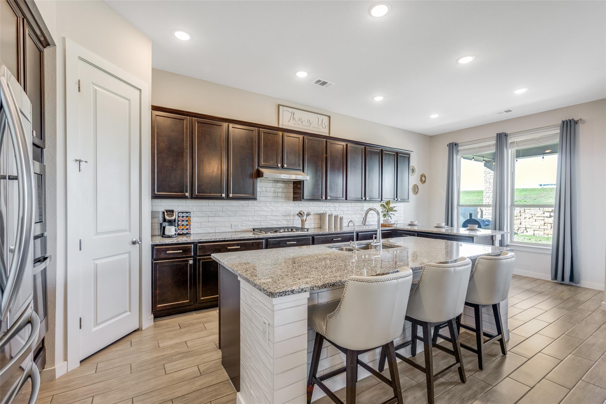 409 Mangold Dr, Hutto, TX 78634