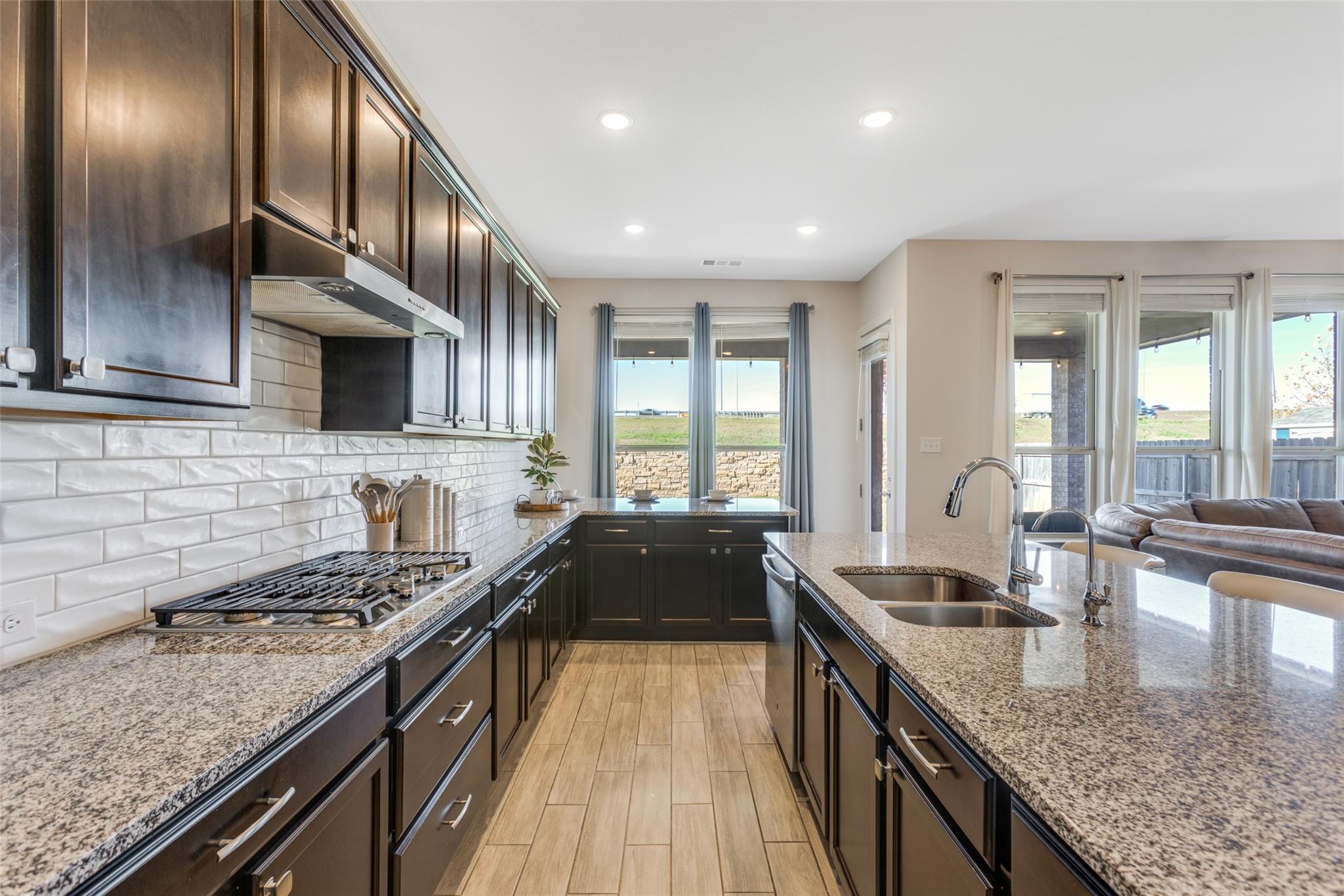 409 Mangold Dr, Hutto, TX 78634