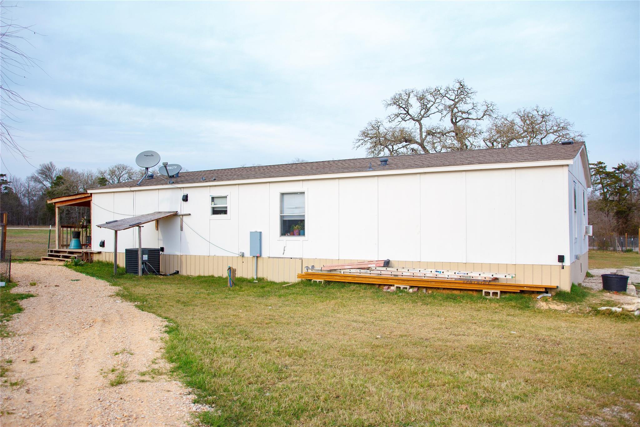 155 Arbuckle Rd, Elgin, TX 78621