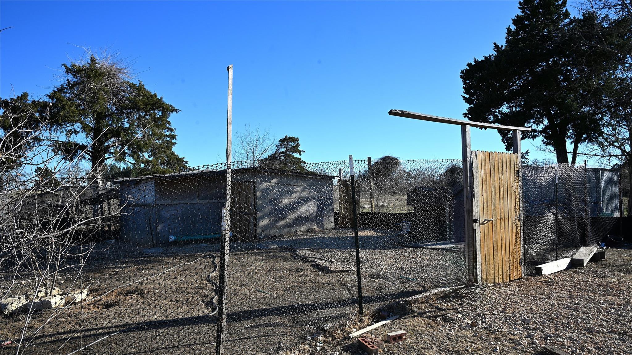 155 Arbuckle Rd, Elgin, TX 78621