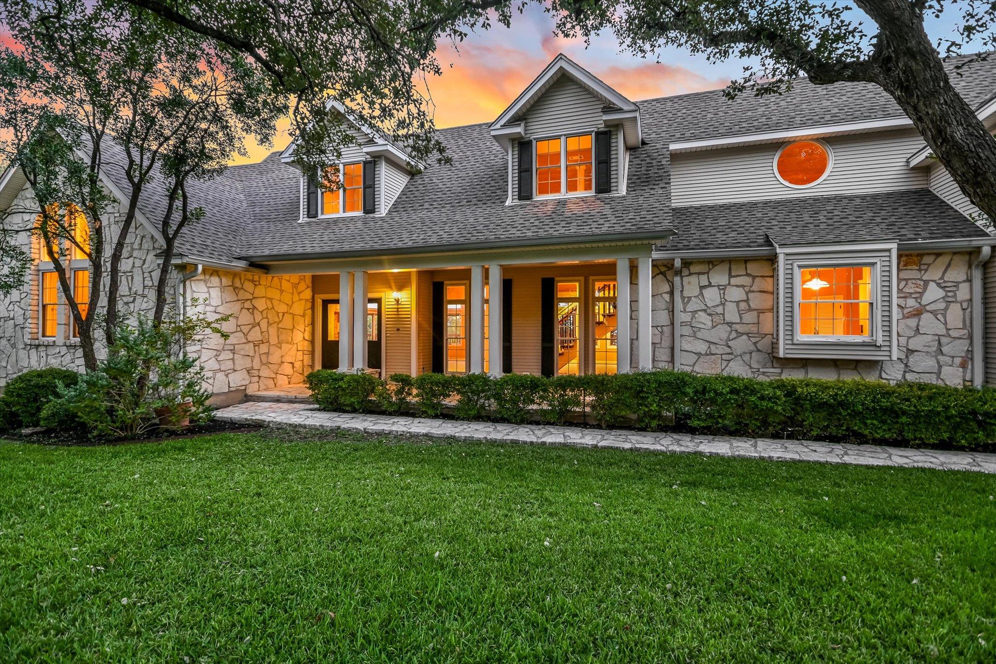 705 Windsong Trl, West Lake Hills, TX 78746