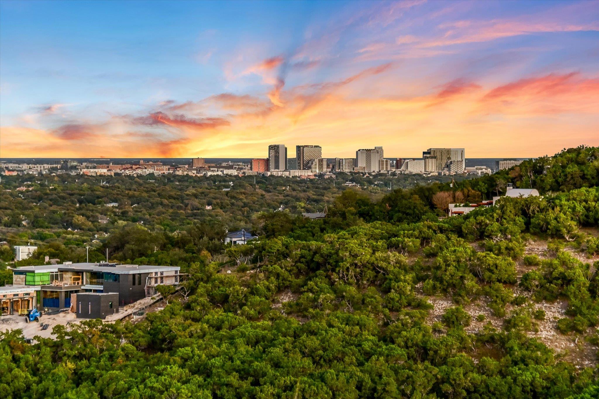 705 Windsong Trl, West Lake Hills, TX 78746