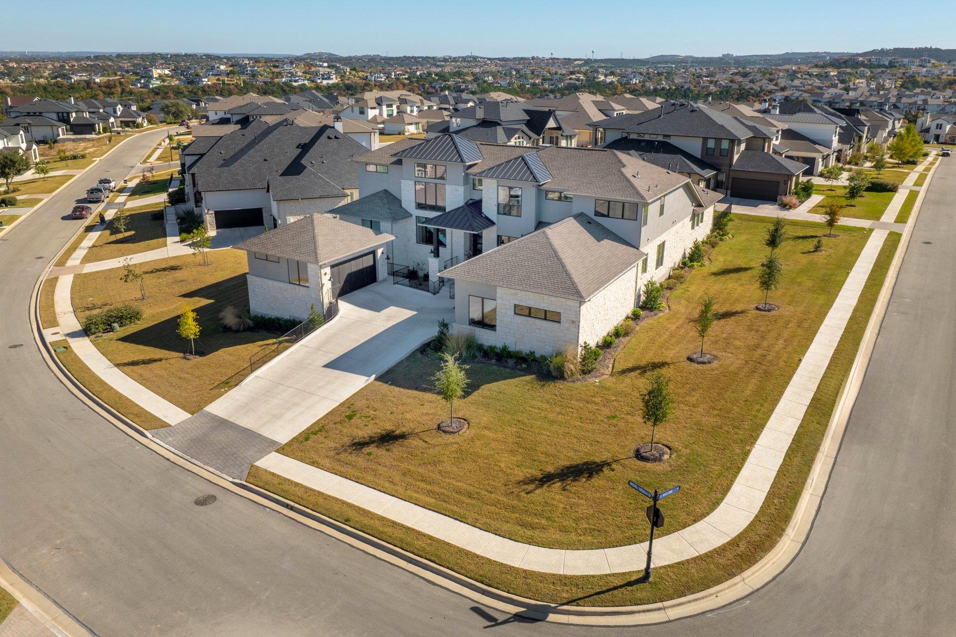 901 Bristol Creek Bnd, Lakeway, TX 78738