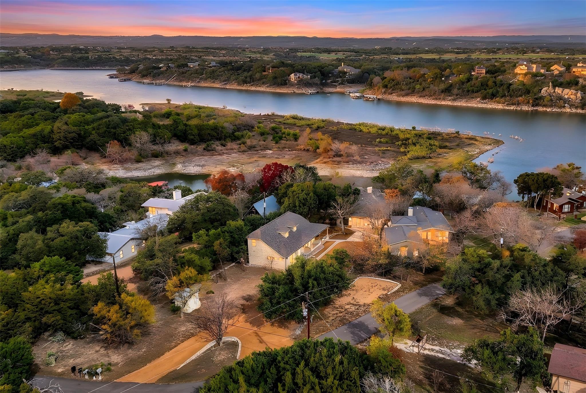 25400 Cove Dr, Spicewood, TX 78669