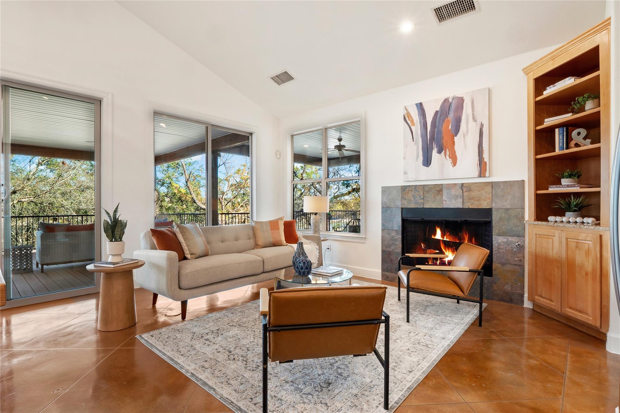 25400 Cove Dr, Spicewood, TX 78669