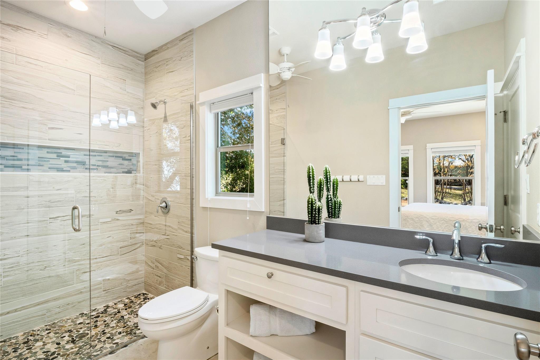 25400 Cove Dr, Spicewood, TX 78669