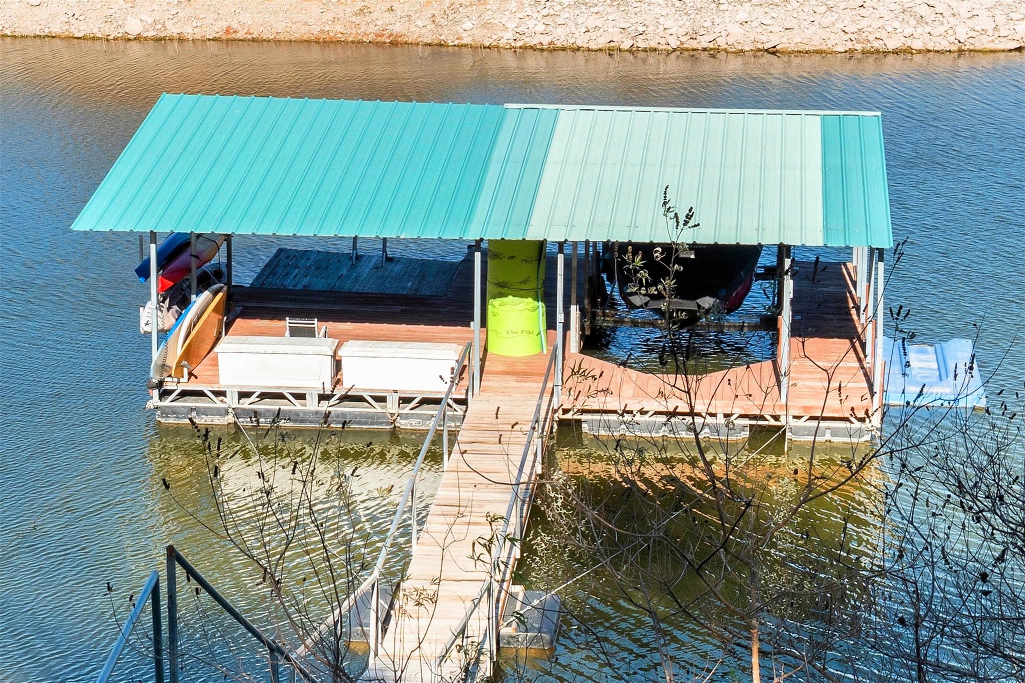 25400 Cove Dr, Spicewood, TX 78669