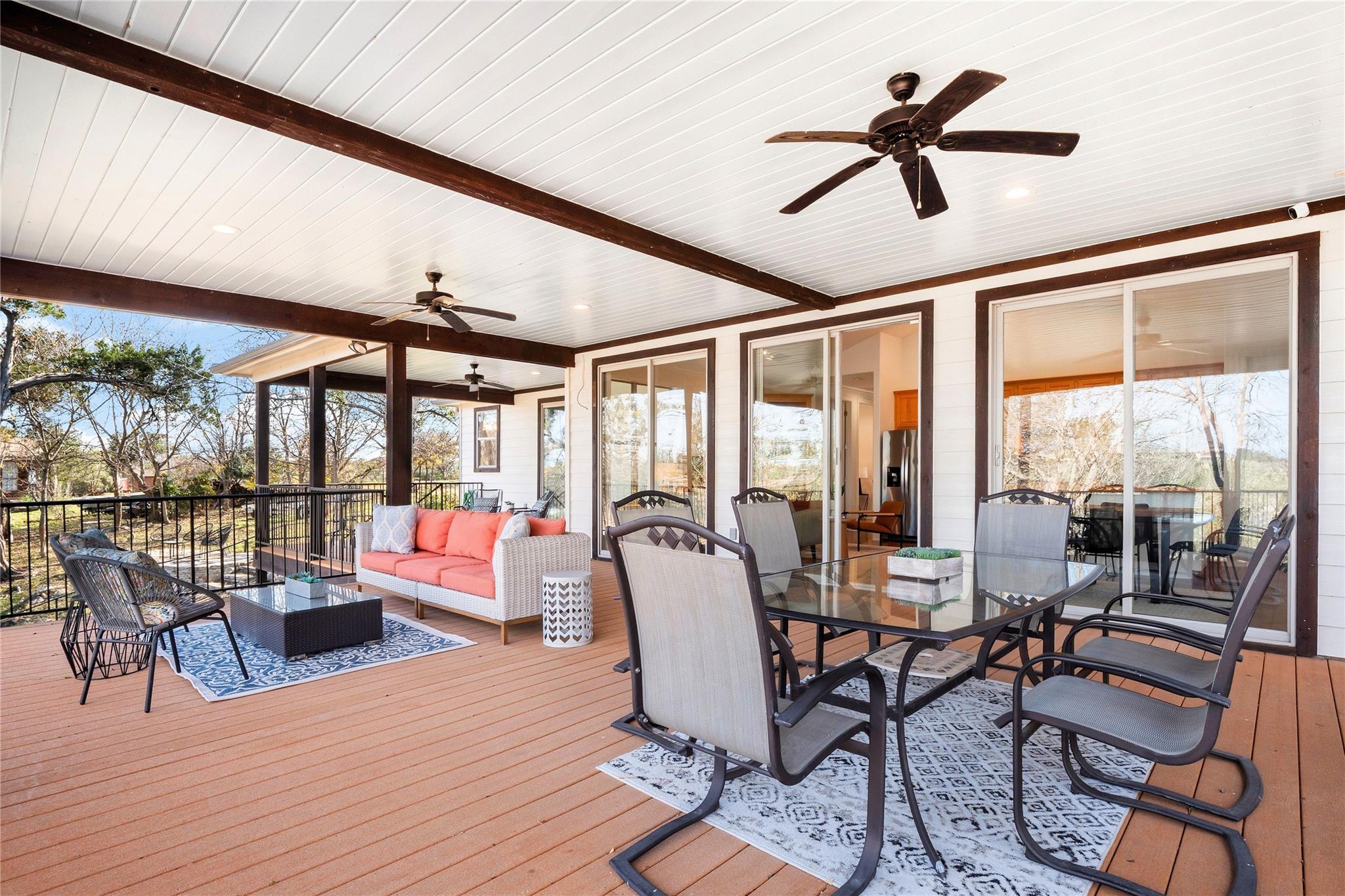 25400 Cove Dr, Spicewood, TX 78669