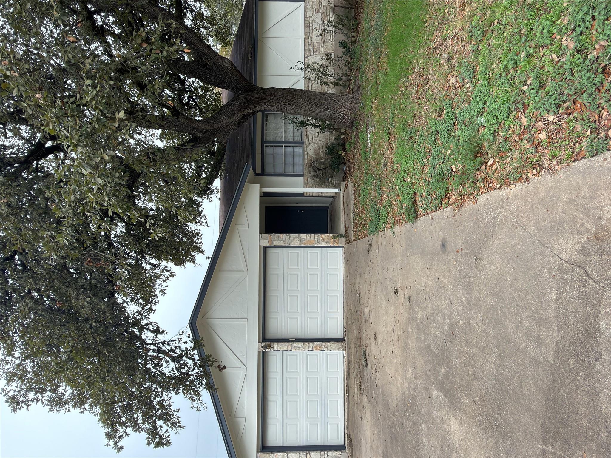 5601 Porsche Ln, Austin, TX 78749