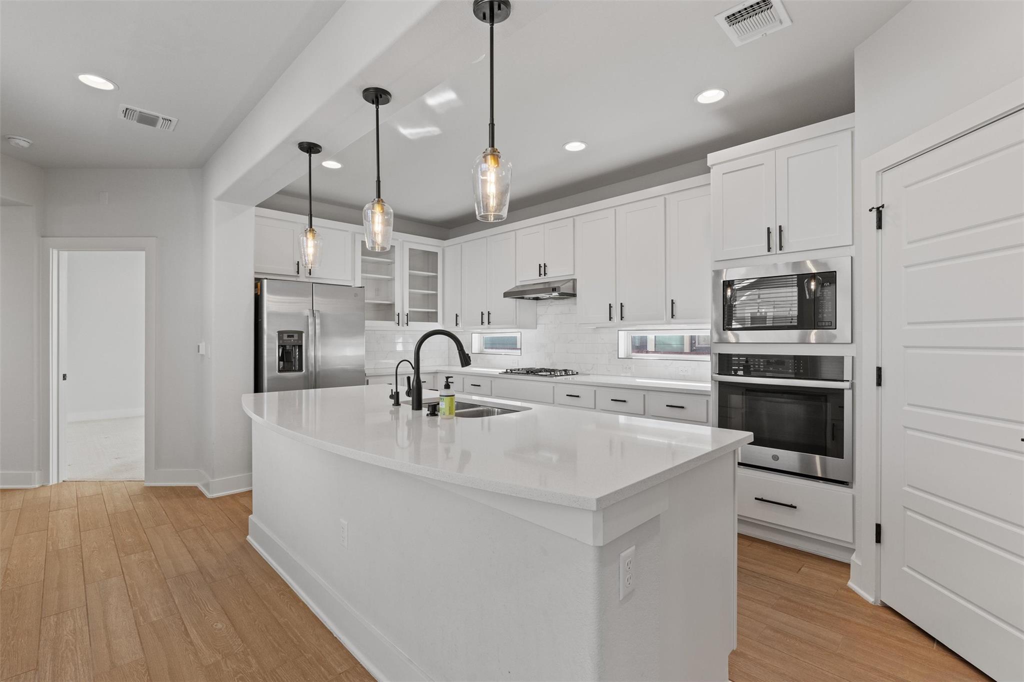 8707 Alderman Dr, Austin, TX 78747