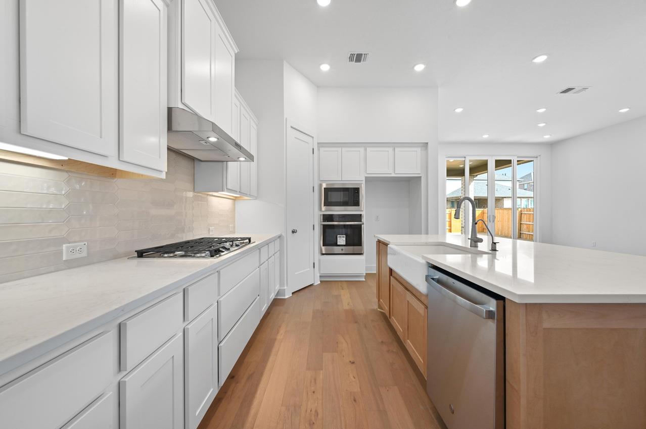 827 Jackson River Loop, Kyle, TX 78640