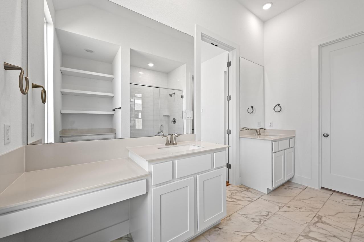 827 Jackson River Loop, Kyle, TX 78640