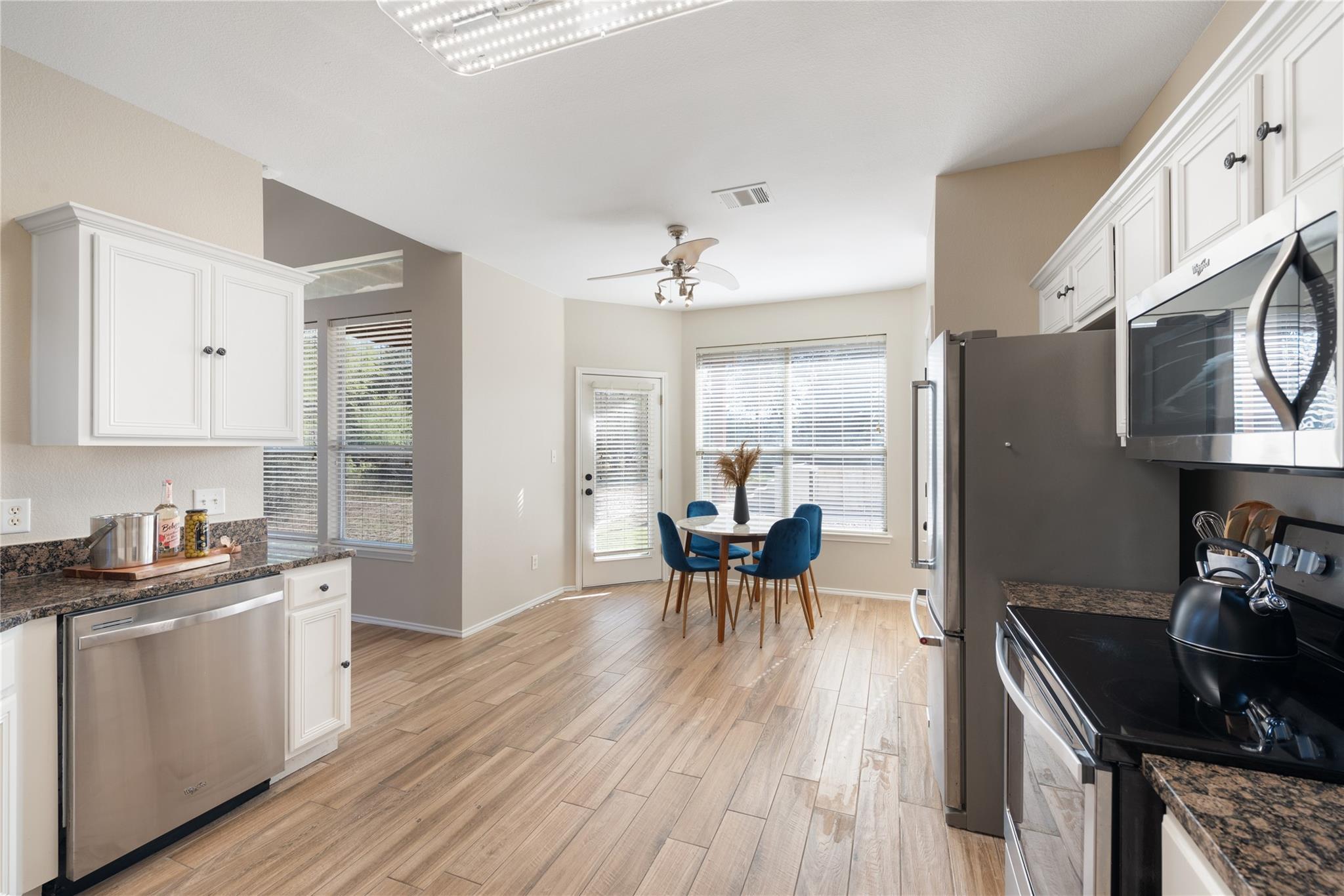 207 Wesley Ridge Dr, Spicewood, TX 78669