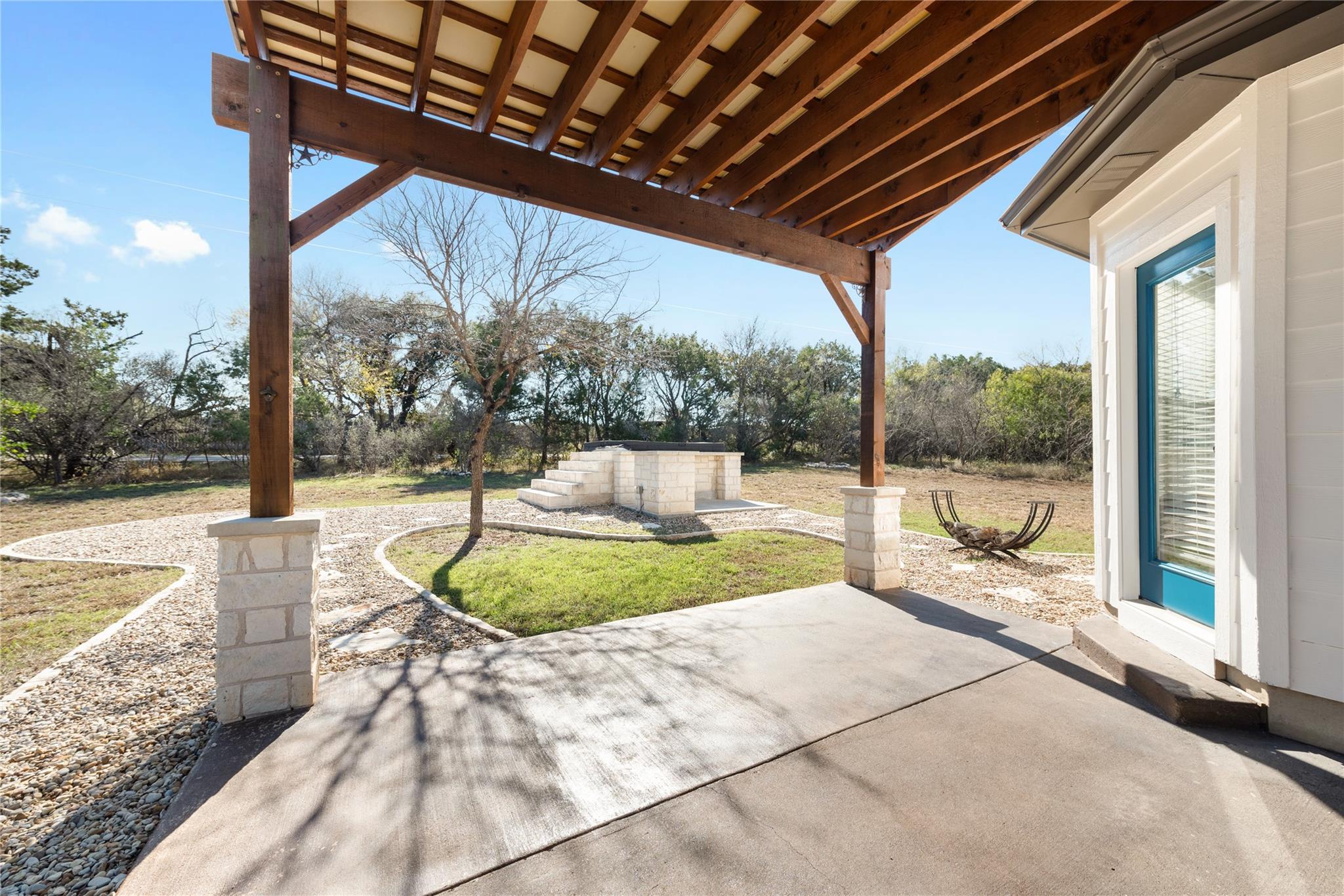 207 Wesley Ridge Dr, Spicewood, TX 78669