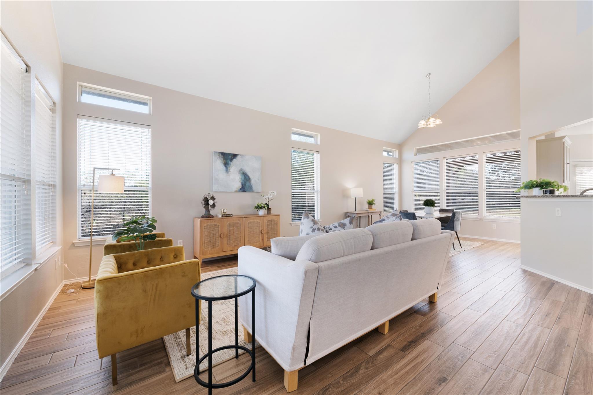 207 Wesley Ridge Dr, Spicewood, TX 78669