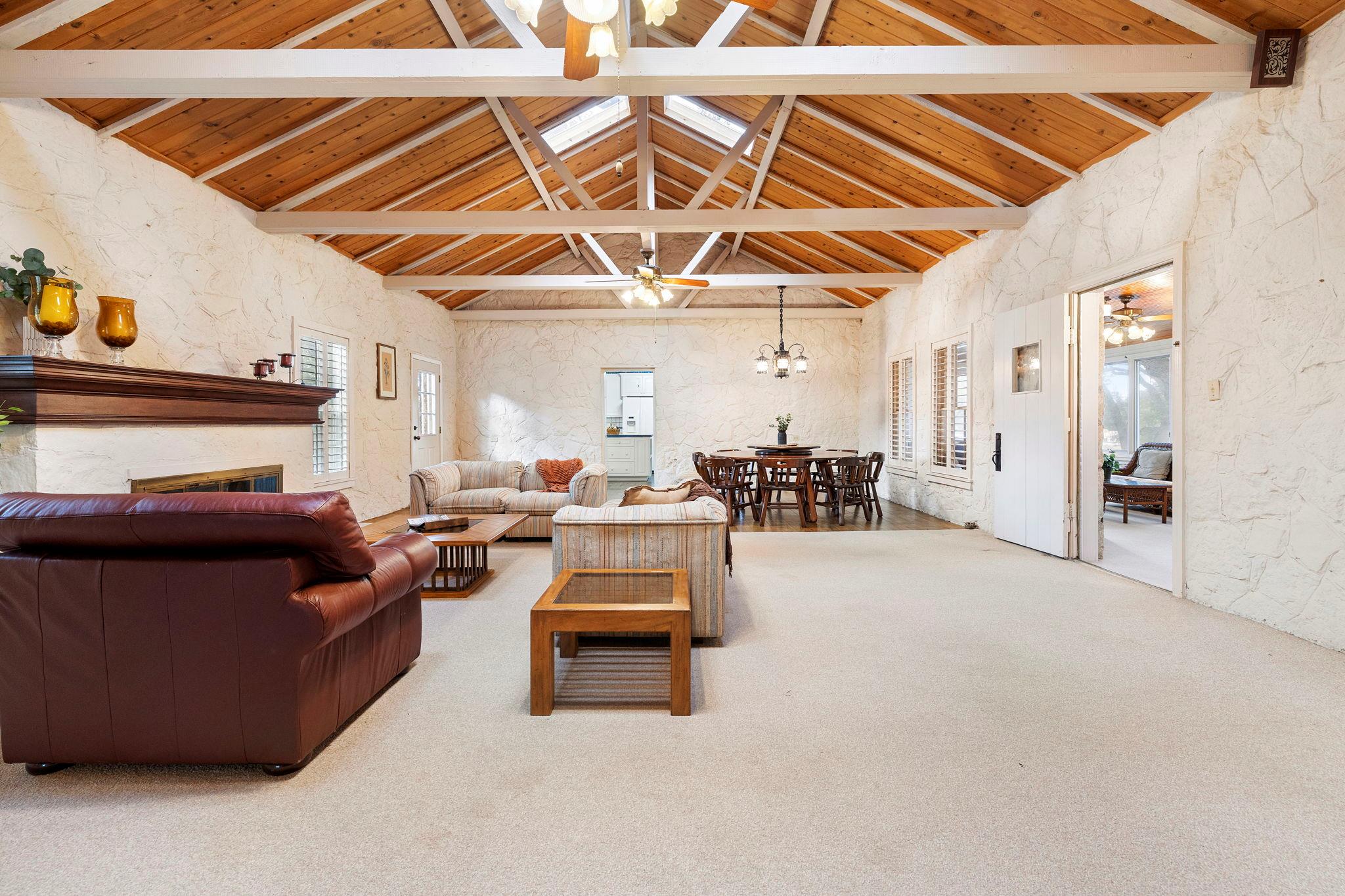 315 Flying R Ranch Rd, Spring Branch, TX 78070