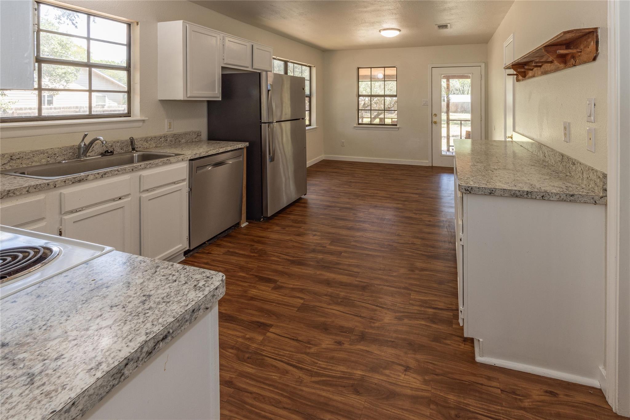 39 La Buena Vista Dr, Wimberley, TX 78676