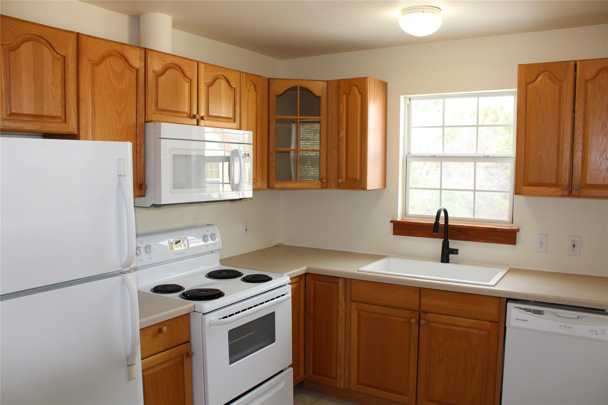 107 S Laurelwood Dr # B, Austin, TX 78733