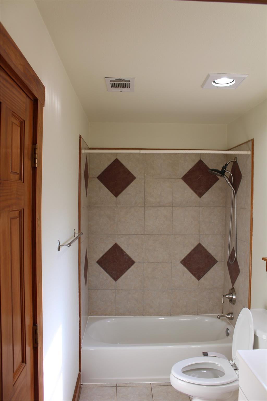 107 S Laurelwood Dr # B, Austin, TX 78733