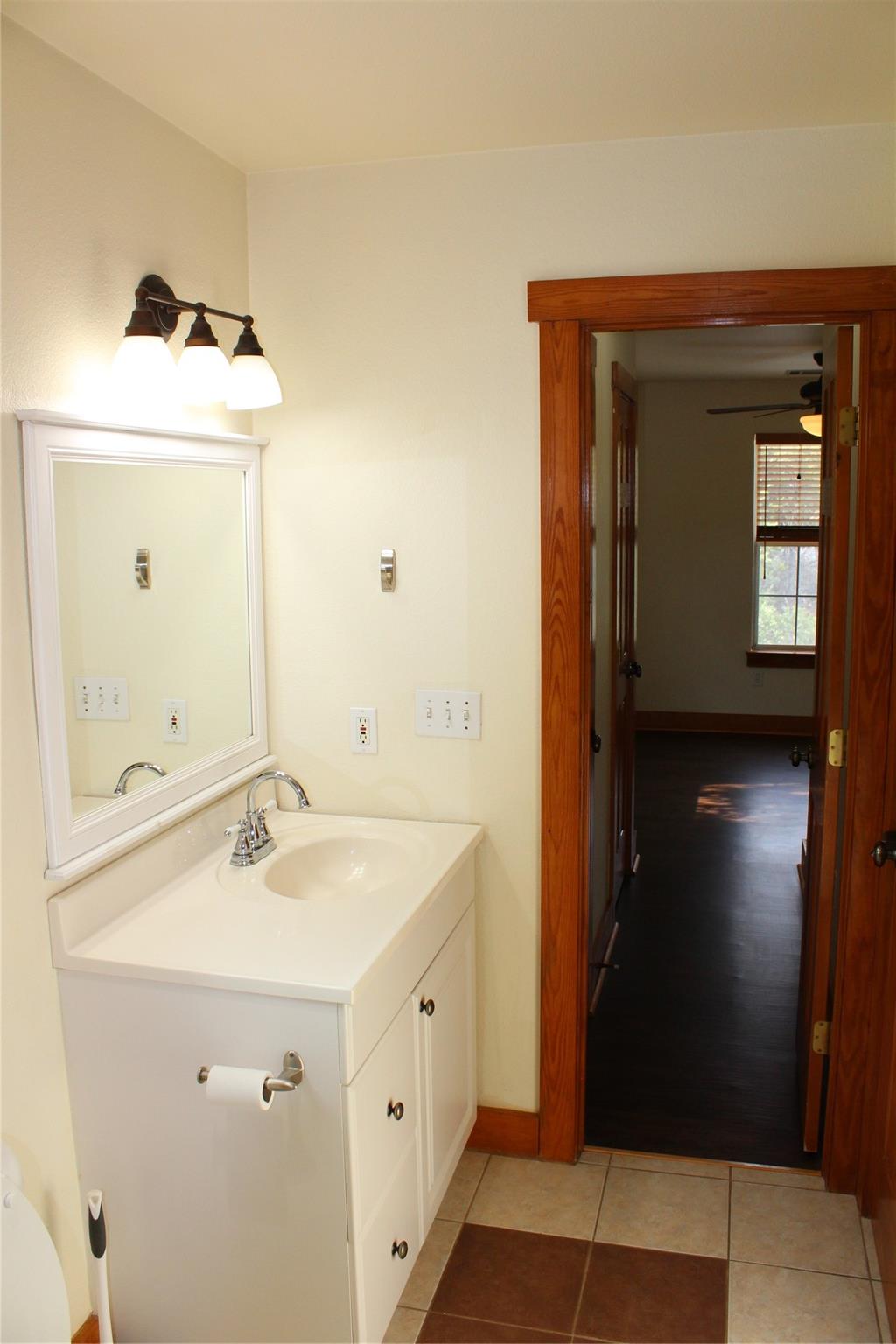 107 S Laurelwood Dr # B, Austin, TX 78733