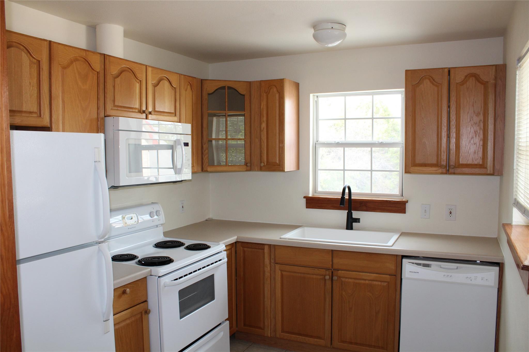 107 S Laurelwood Dr # B, Austin, TX 78733