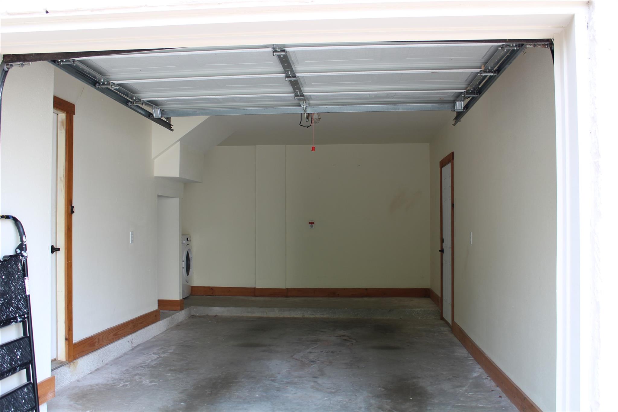 107 S Laurelwood Dr # B, Austin, TX 78733