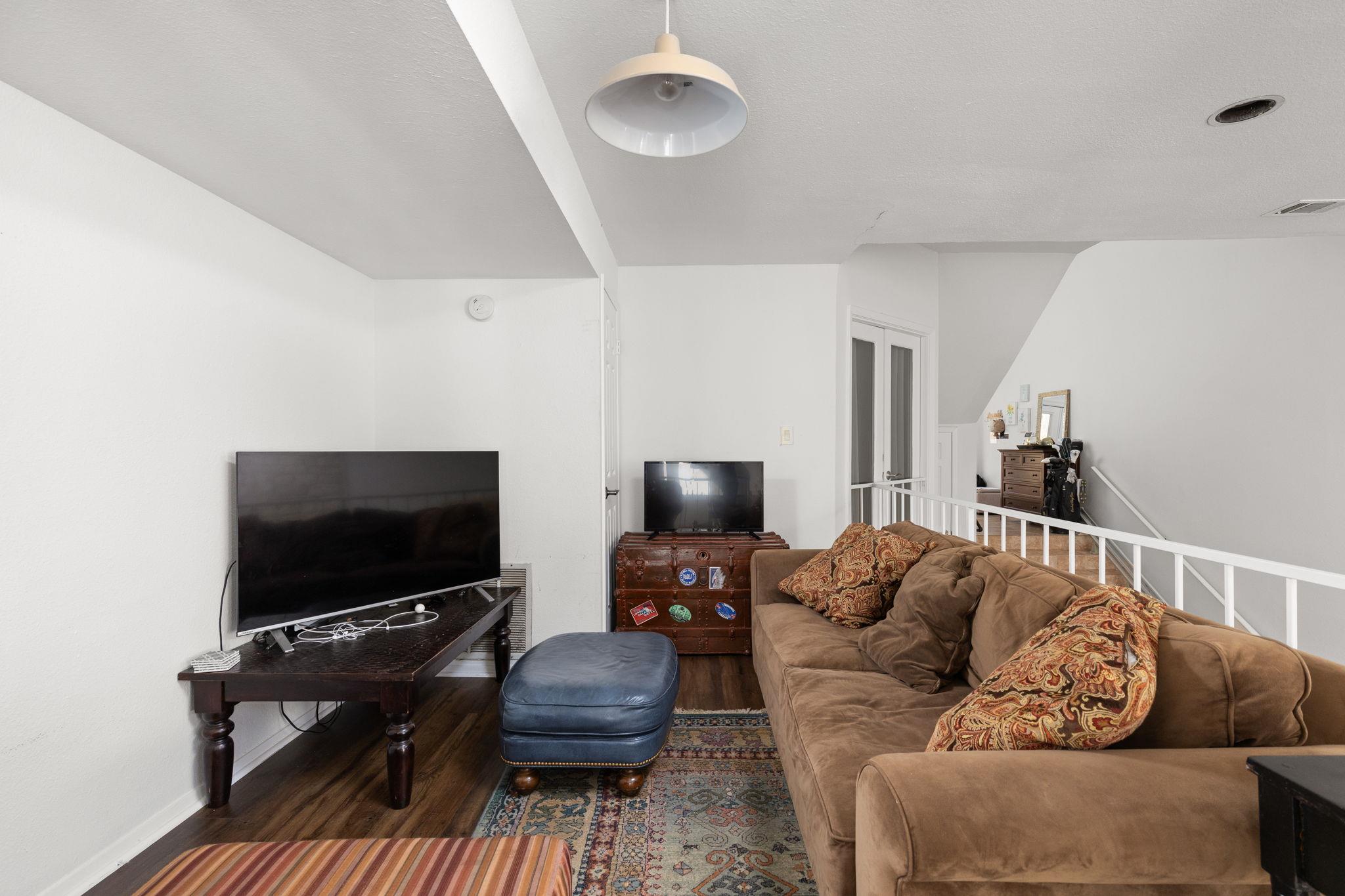 1 Crystal Springs Court Ct # H, The Hills, TX 78738