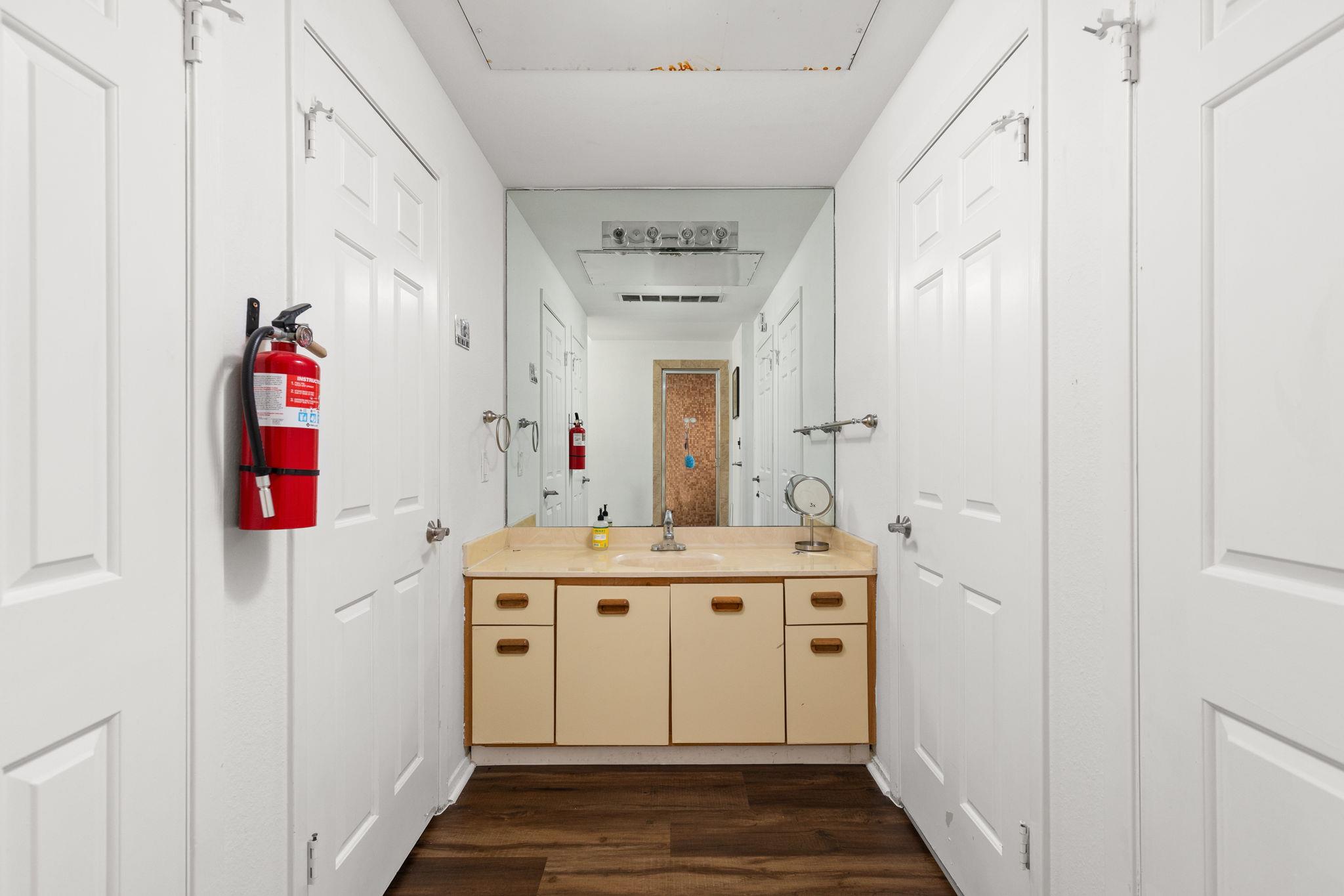 1 Crystal Springs Court Ct # H, The Hills, TX 78738