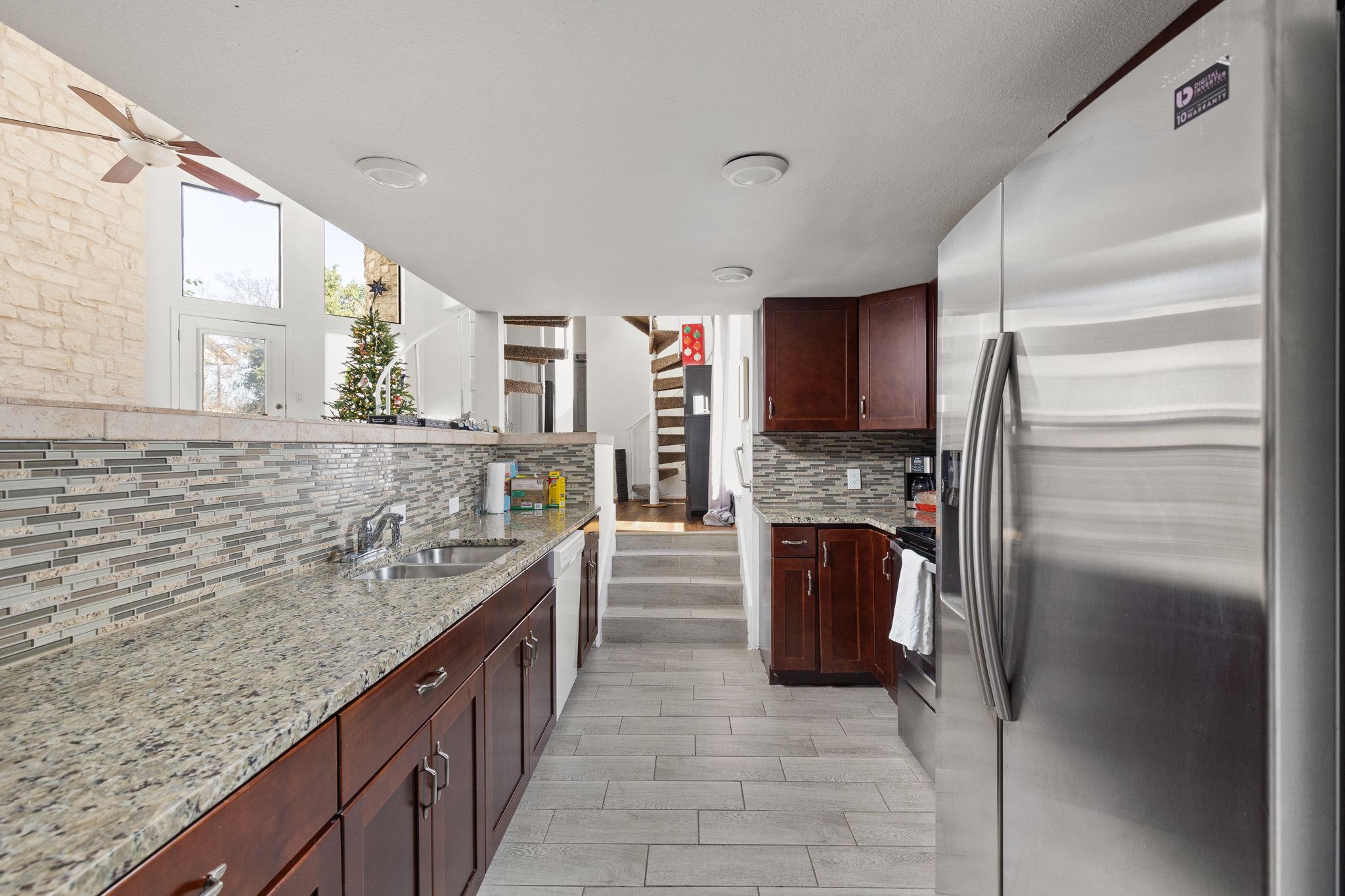 1 Crystal Springs Court Ct # H, The Hills, TX 78738