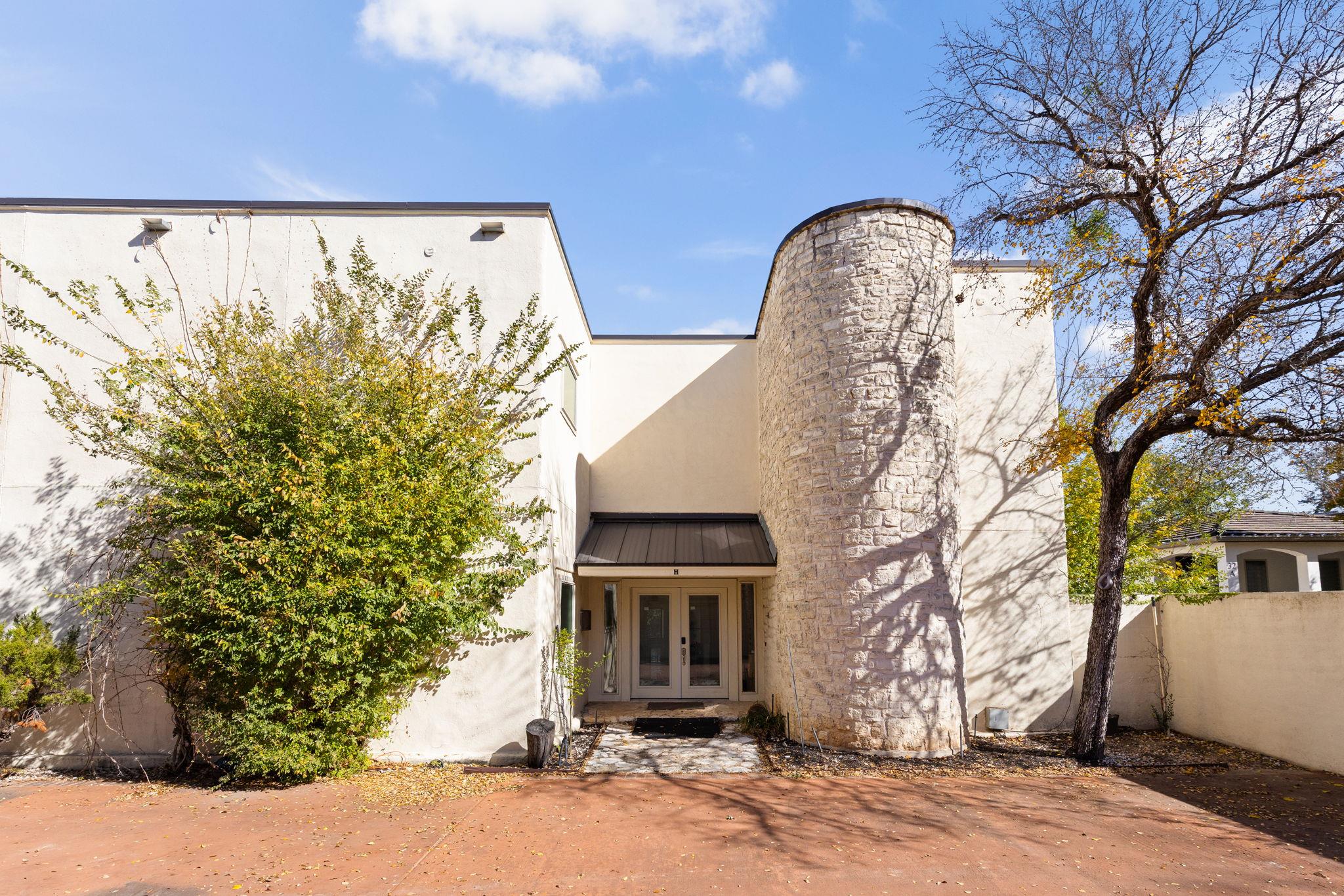 1 Crystal Springs Court Ct # H, The Hills, TX 78738