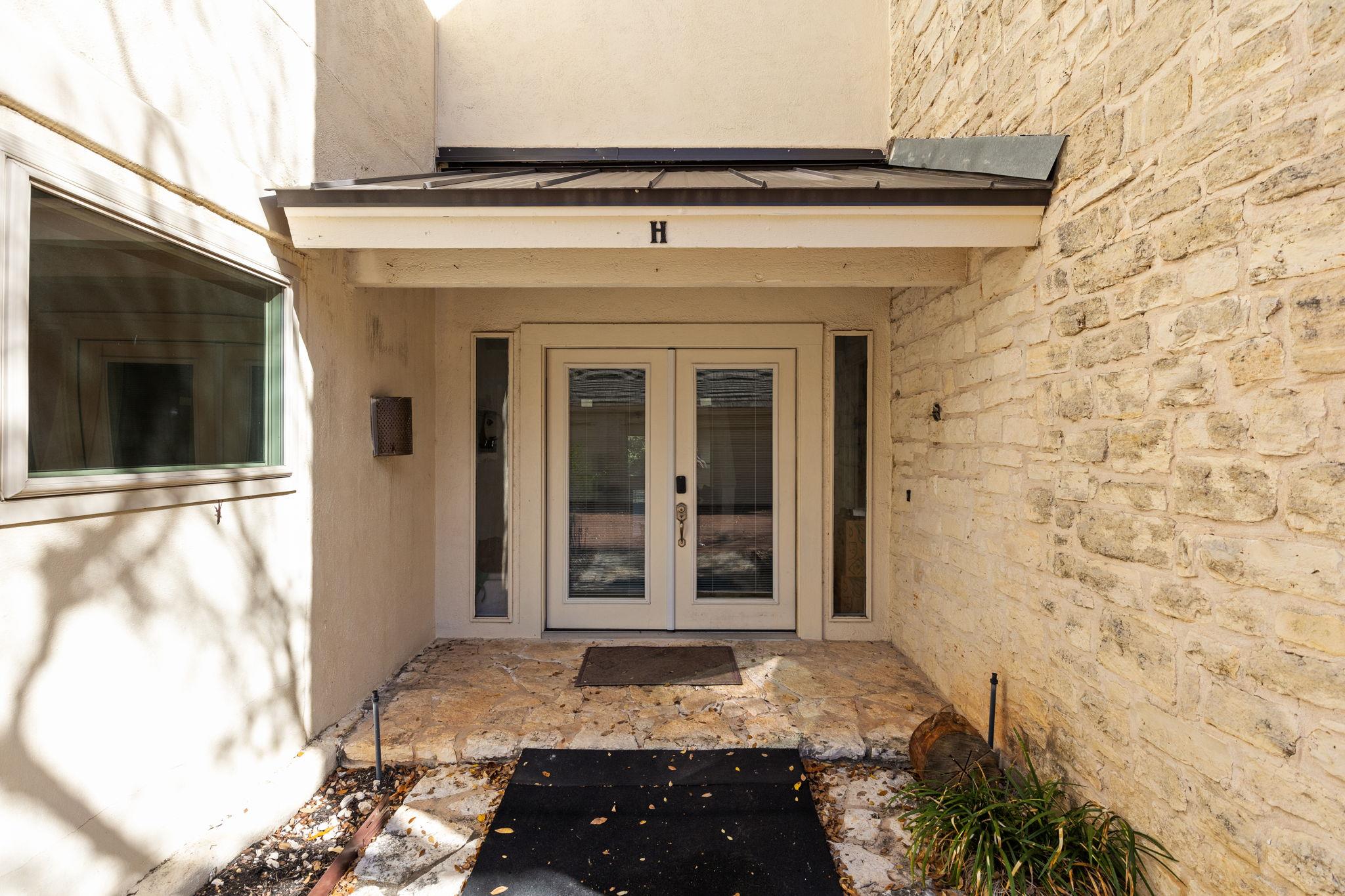 1 Crystal Springs Court Ct # H, The Hills, TX 78738