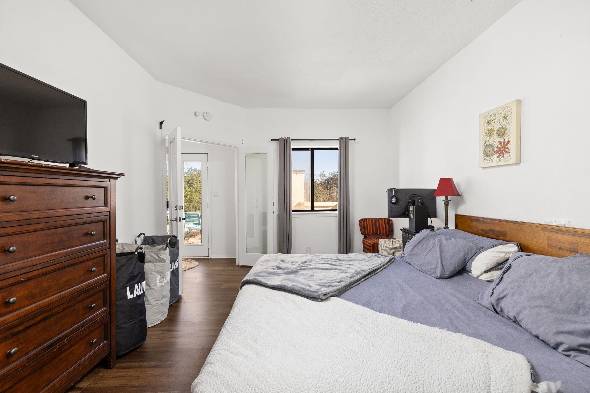 1 Crystal Springs Court Ct # H, The Hills, TX 78738