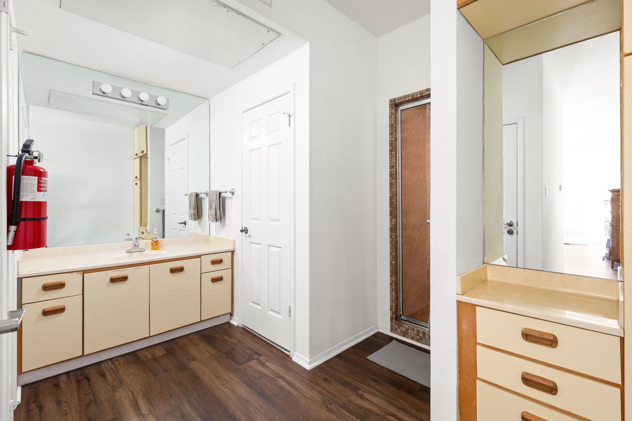 1 Crystal Springs Court Ct # H, The Hills, TX 78738