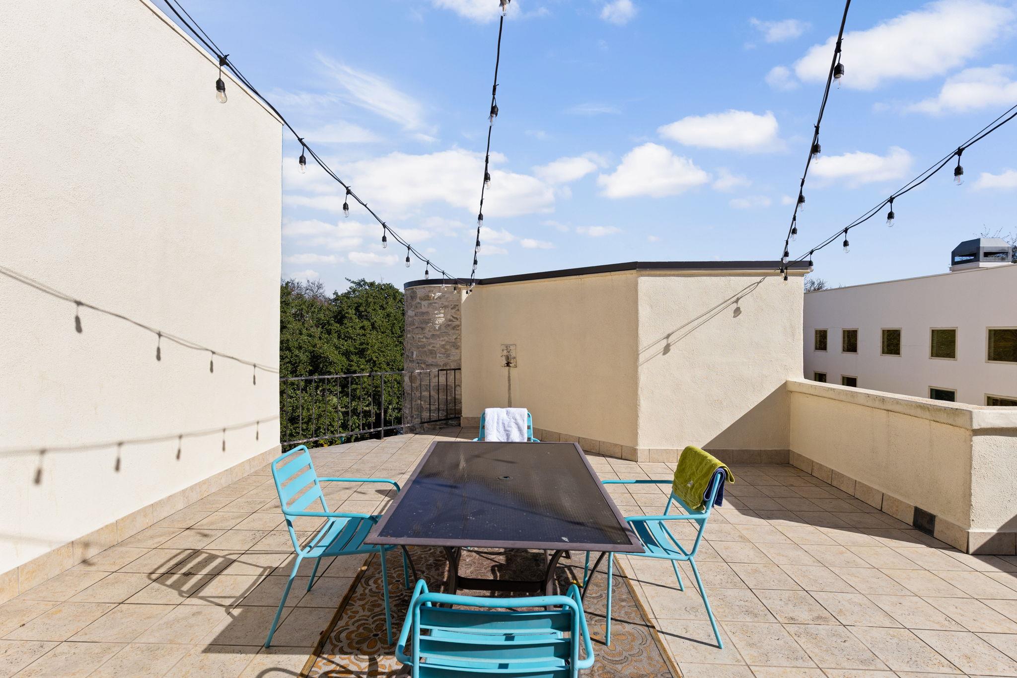 1 Crystal Springs Court Ct # H, The Hills, TX 78738