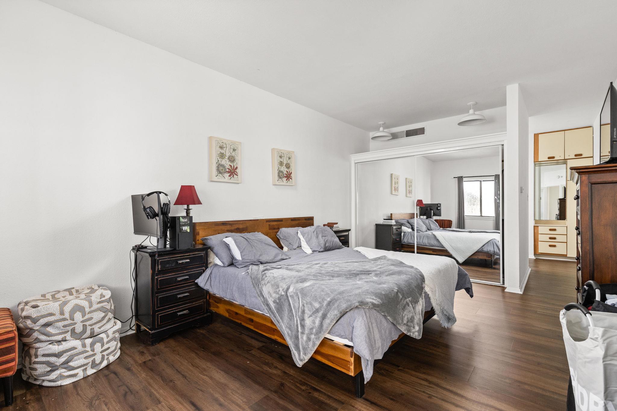 1 Crystal Springs Court Ct # H, The Hills, TX 78738