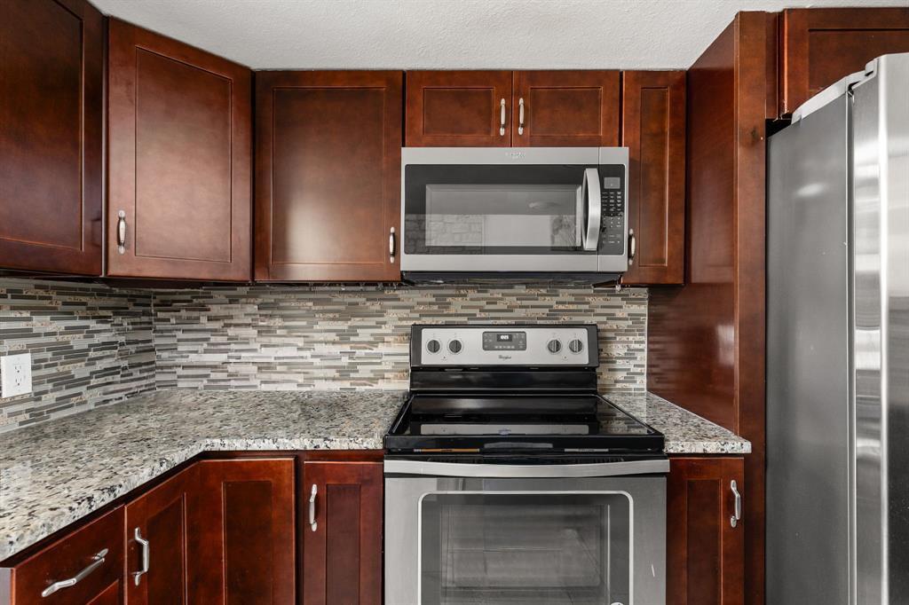 1 Crystal Springs Court Ct # H, The Hills, TX 78738